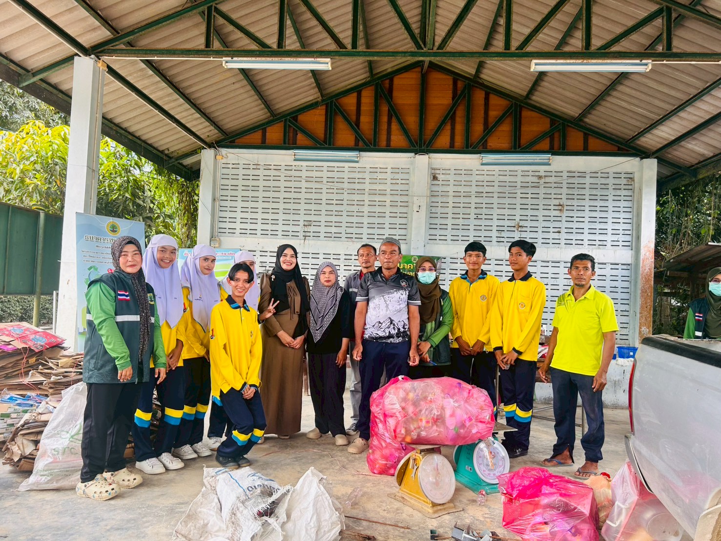 อบต.ร่มไทร เปิดให้บริการธนาคารขยะตำบลร่มไทร ประจำเดือนมีนาคม 2569